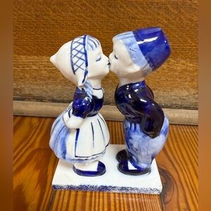 Vintage Delfts Blue Hand painted Blue and White Dutch boy and girl kissing